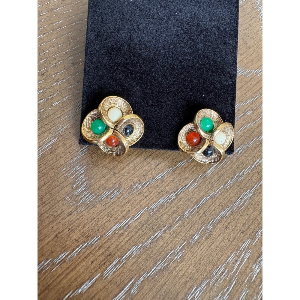 Vintage Gold Tone Multi Color Cabochon Floral Stud Earrings Textured Retro Style